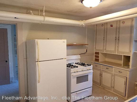 4th image of 100 Fairview Ave N APT 5
