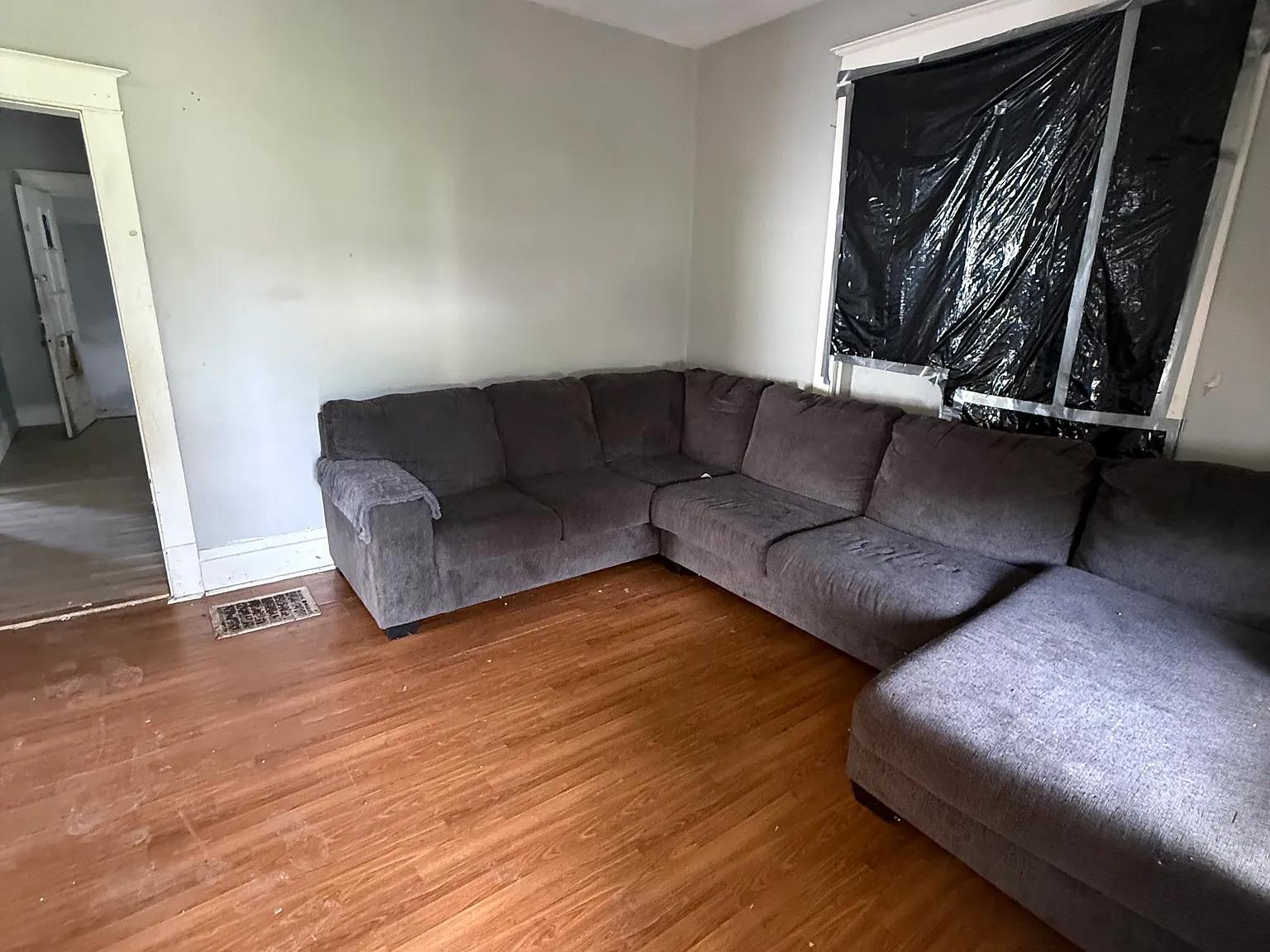 2 bed, 1050 sqft, $895 — Photo 4