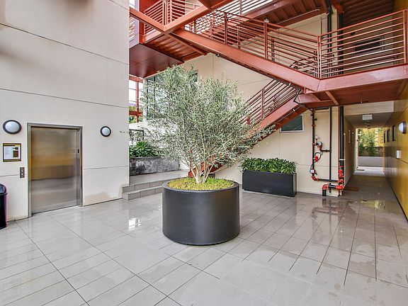 5th image of 1342 N Hayworth Ave APT 208