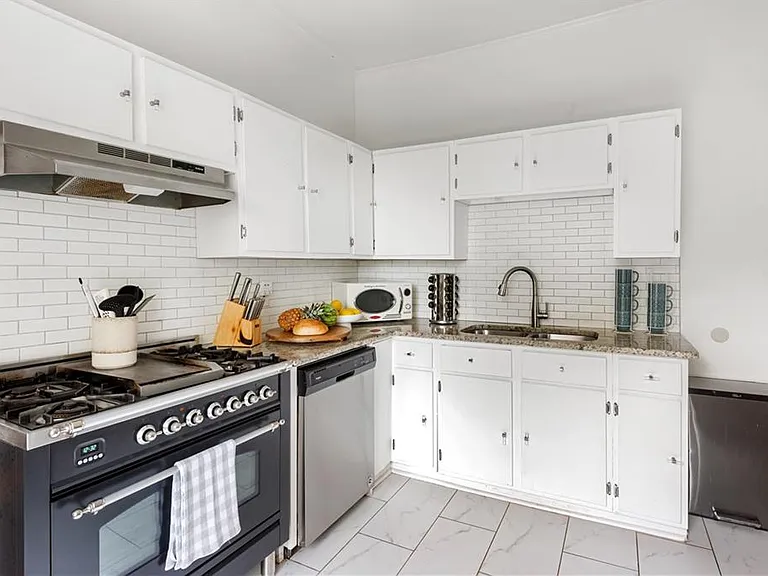 664 Kennesaw Ave NE — Photo 28