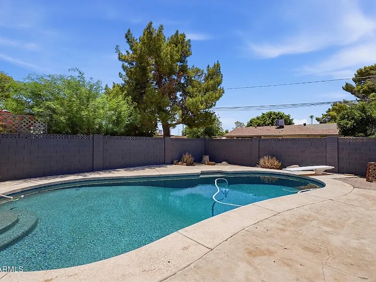 1609 E Gaylon Dr — Photo 34