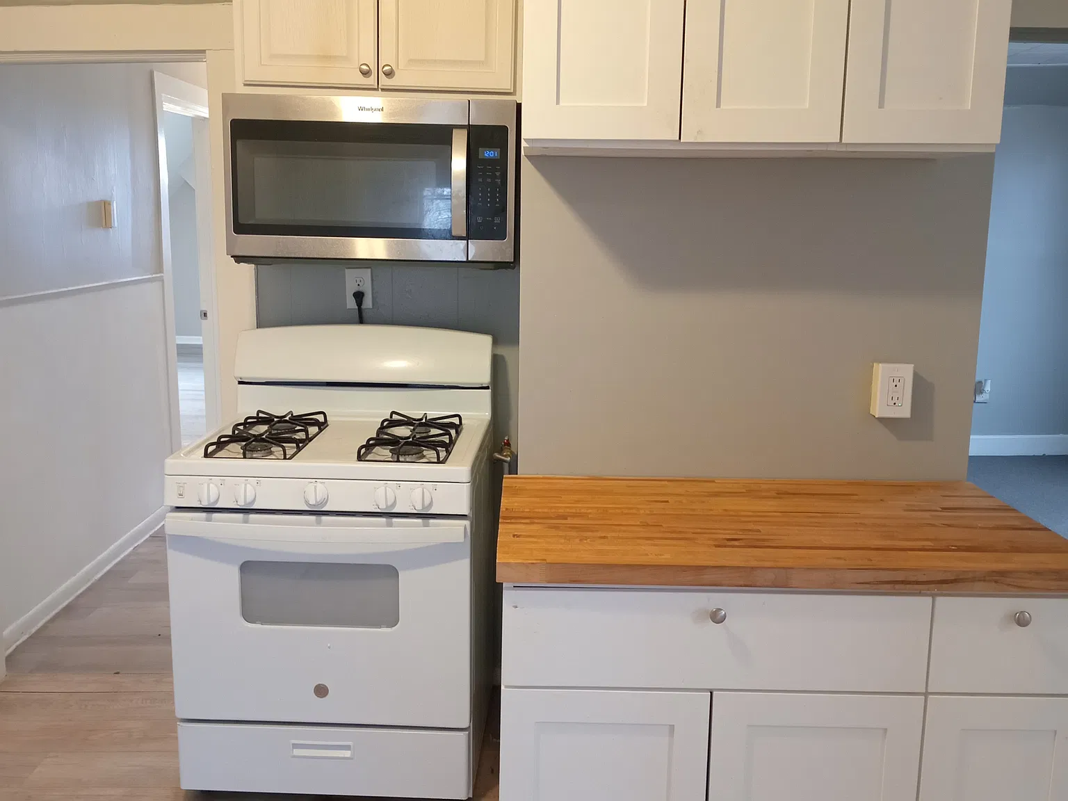 3 bed, 1100 sqft, $1,800 — Photo 3