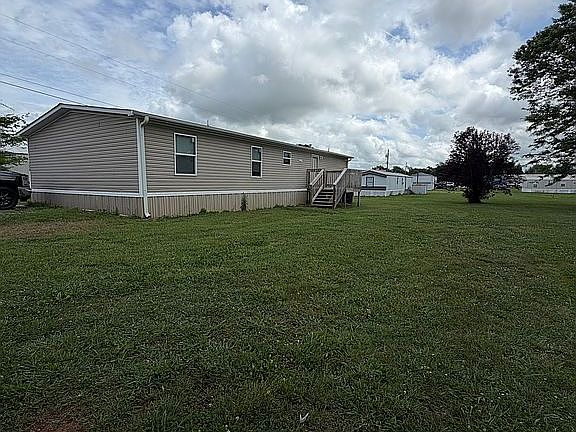 5th image of 380 Loreeta Dr