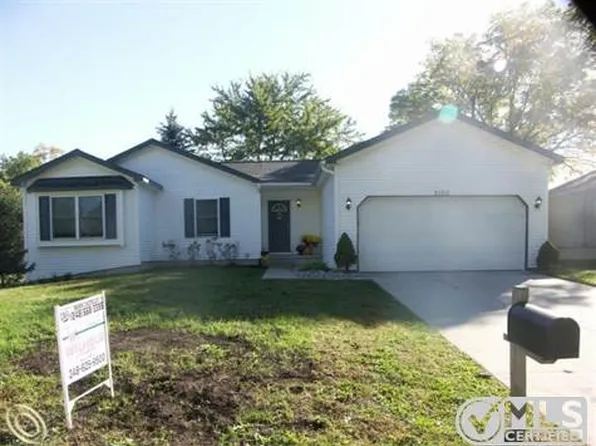 3100 Garden Ct, Auburn Hills, MI 48326