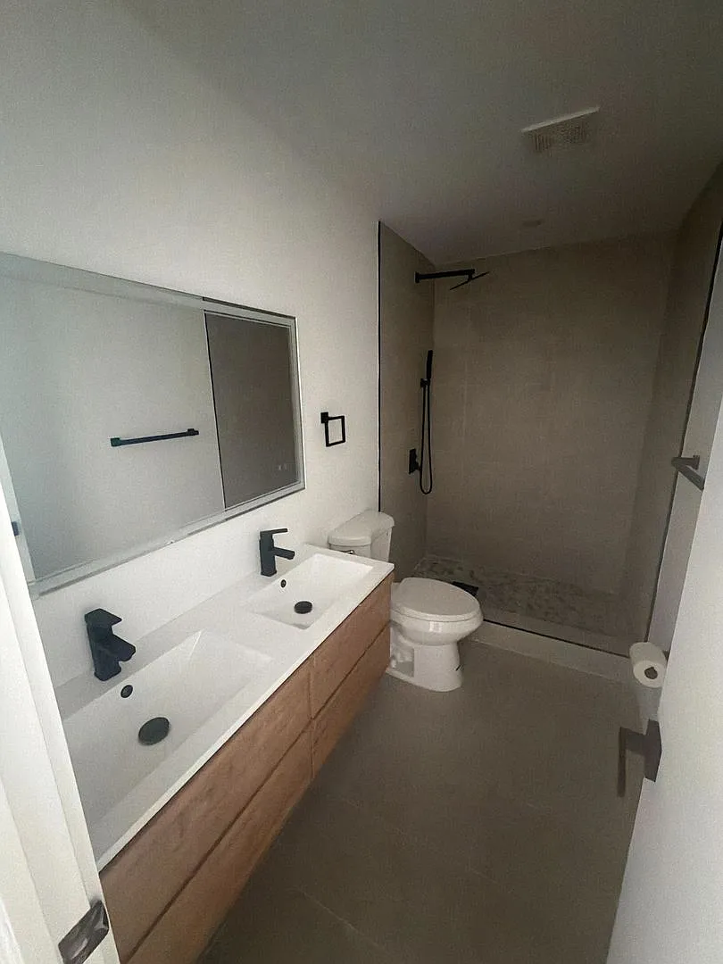 7801 Byron Ave — Photo 3
