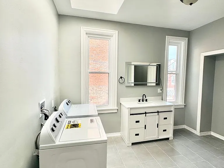 1218 Boyle St — Photo 13