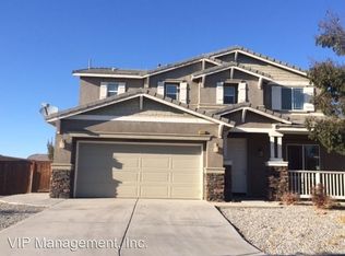 13206 Lone Pine Ct, Oak Hills, CA 92344