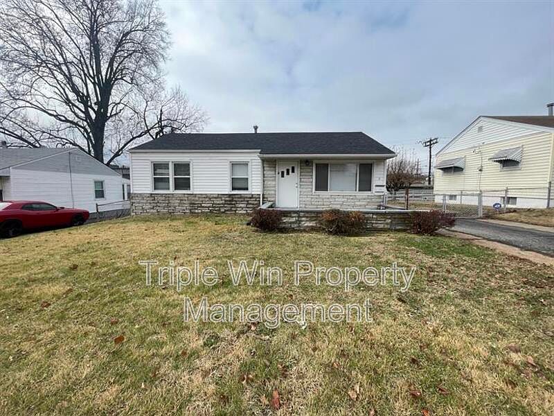 1st image of 5 Westdell Dr