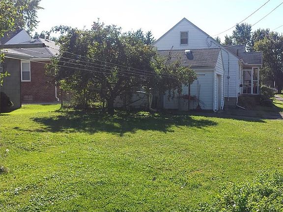 3rd image of 321 W 33rd St