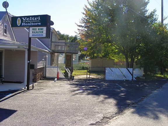 Commercial Office 800 Sq.FT.