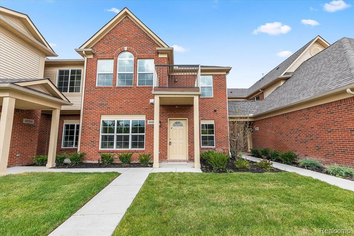 48504 Bridge Way #562 photo 1
