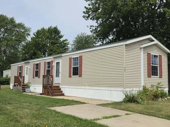 223 Patricia Blvd #223, White Lake, MI 48386