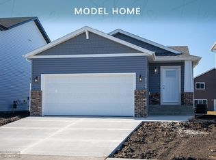6739 Meadow View Dr S, Fargo, ND 58104