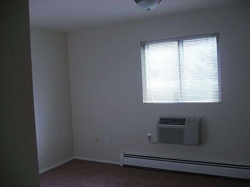 5th image of 512 Woodridge St NE APT 28