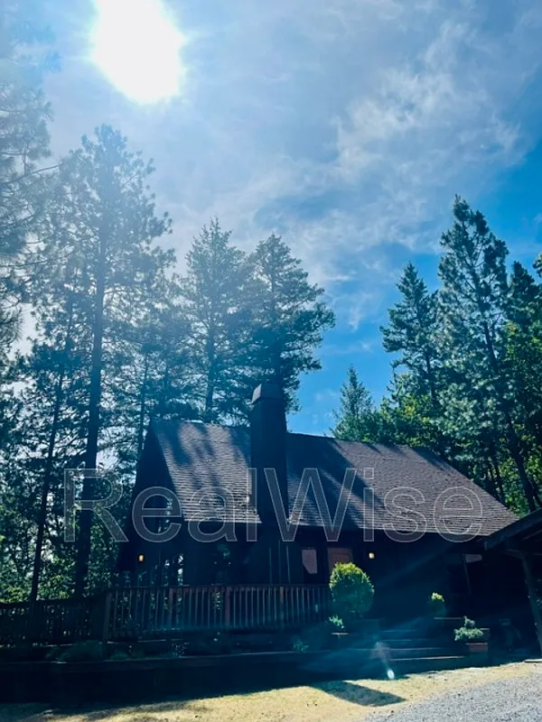 3 bed, 3.0 bath, 2228 sqft, $2,795 — Photo 2