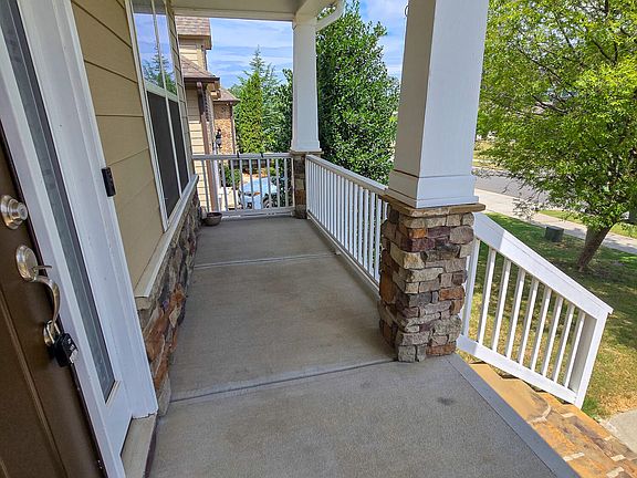 3rd image of 123 Colvin Park Ln