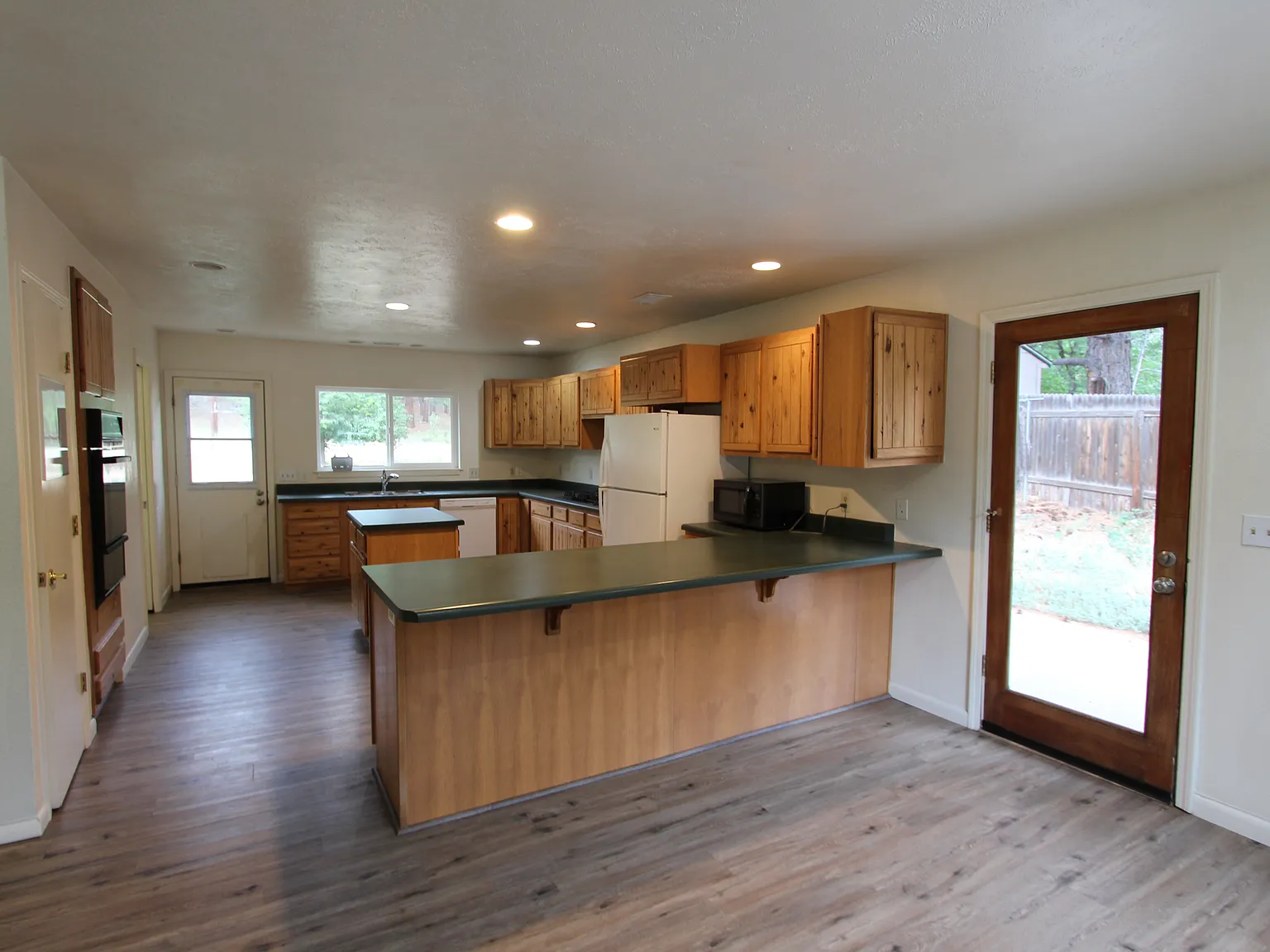 3 bed, 1463 sqft, $2,650 — Photo 3