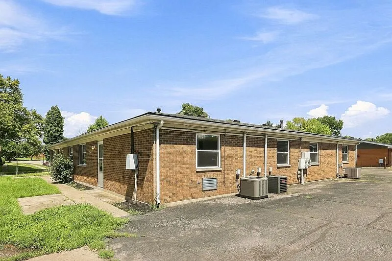 2 bed, 1.0 bath, $965 — Photo 3