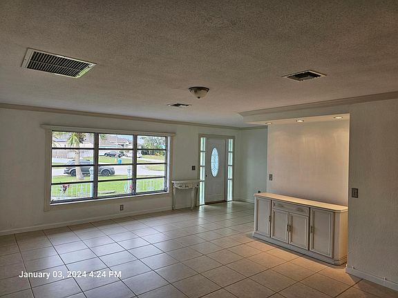 4th image of 308 SE Verada Avenue