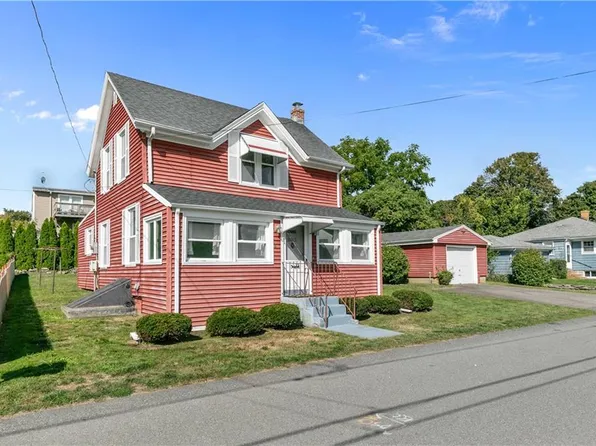 45 Narragansett Ave, Portsmouth, RI 02871