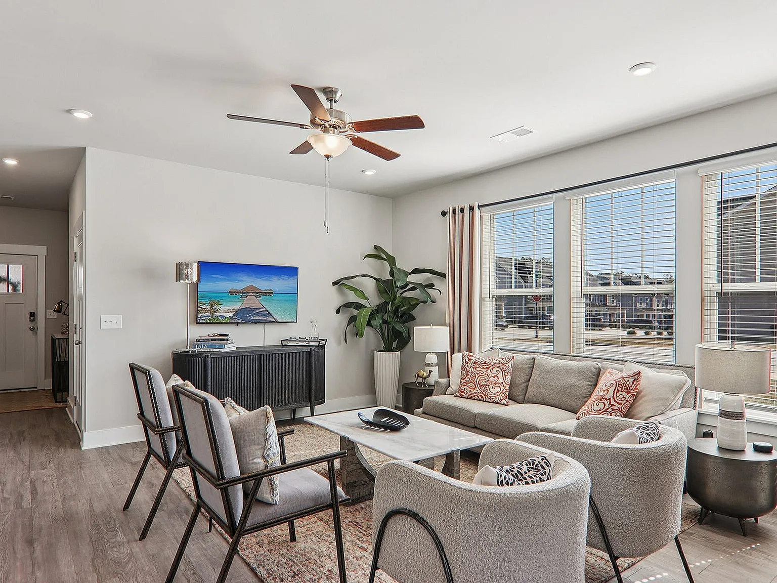 Covey Homes Addison — Photo 3