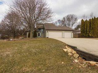 7961 Windspoint Rd, Roscoe, IL 61073