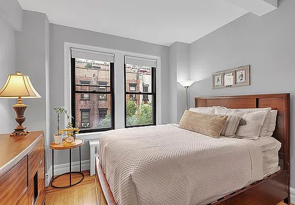 4th image of 121 W 72nd St APT 5G