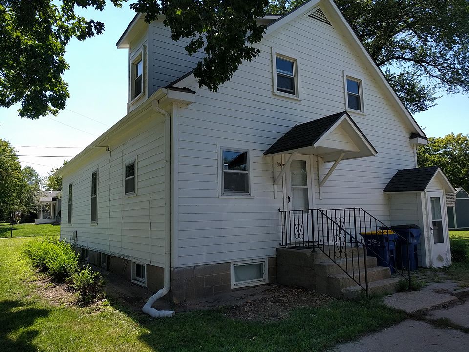 2nd image of 33500 W 84th St