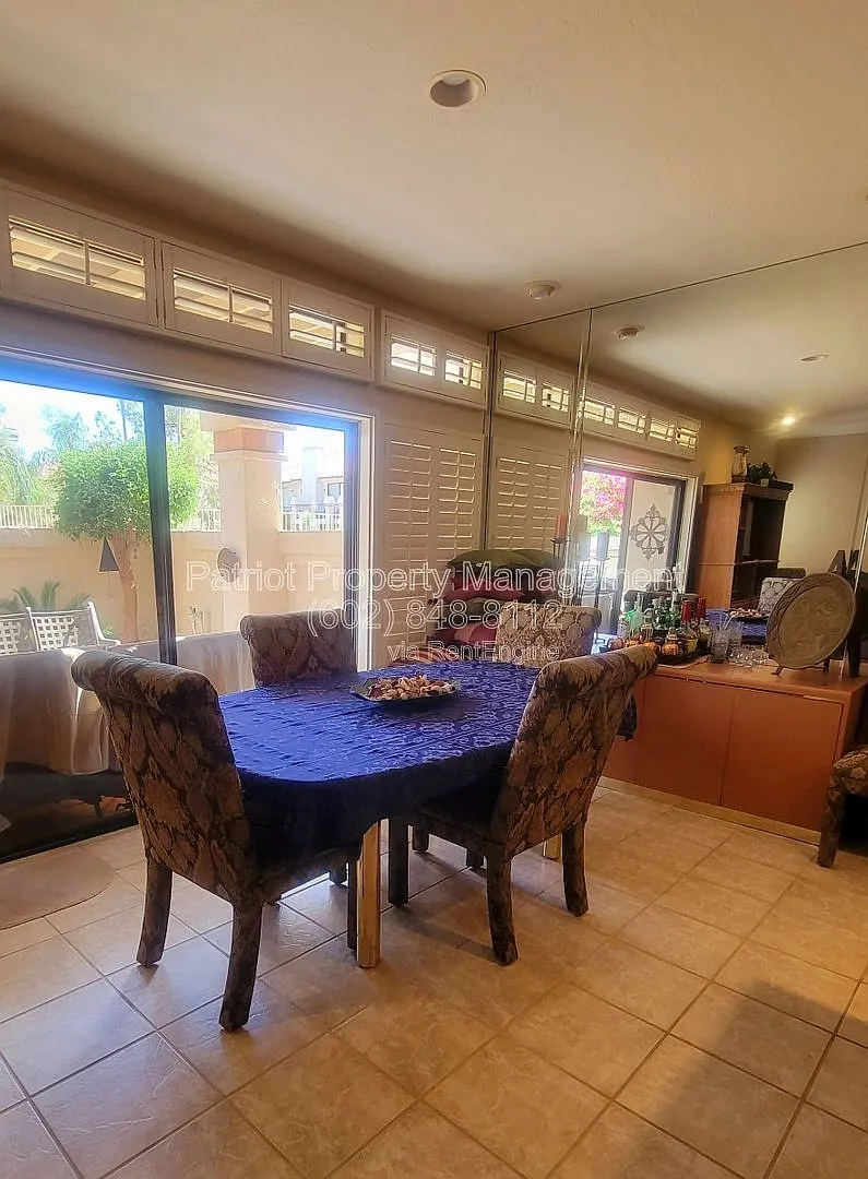 2 bed, 2.5 bath, 1350 sqft, $2,800 — Photo 3