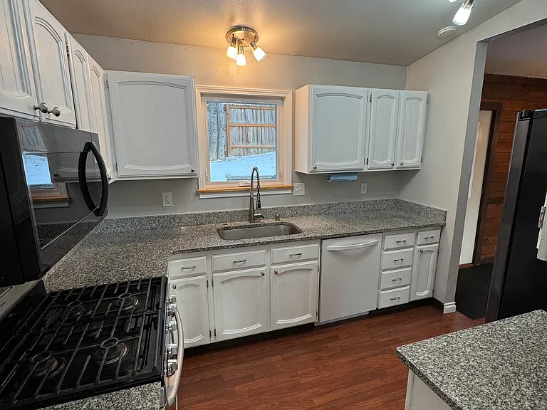 6927 Laser Dr — Photo 3