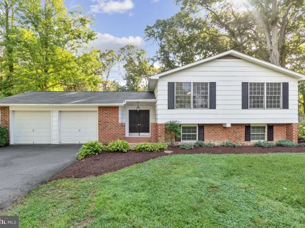 228 Falcon Dr, Pasadena, MD 21122