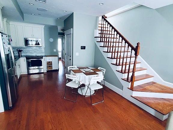 2nd image of 181 Gold St Floor 3