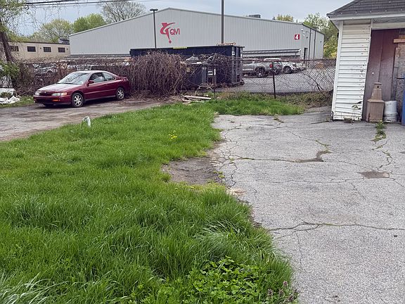 4th image of 955 Avenue D