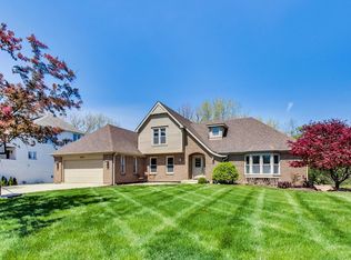 1924 Kimberly Ct, Darien, IL 60561