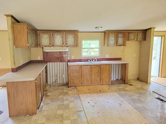 2nd image of 14245 E Highway 136
