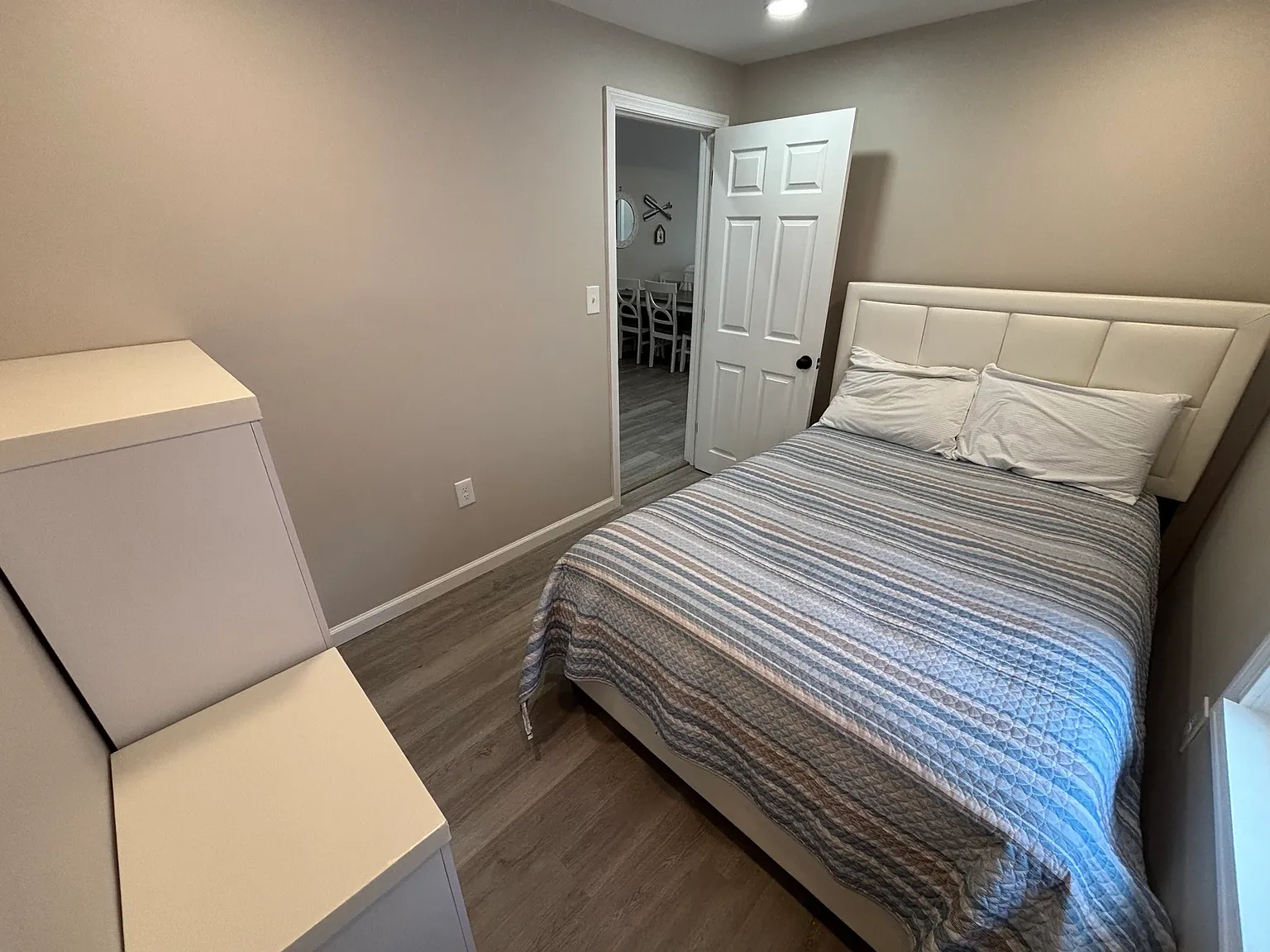 3 bed, 700 sqft, $3,200 — Photo 4