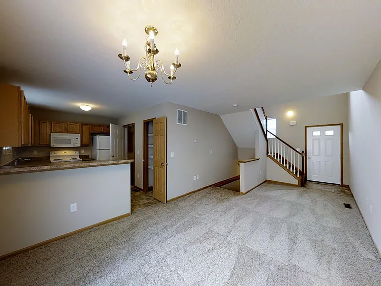 215 Prairiecreek Way — Photo 2