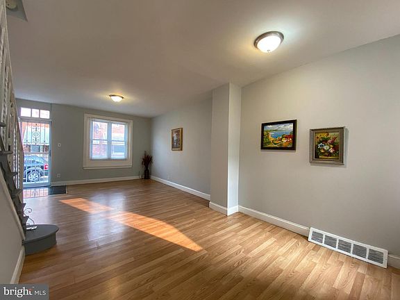 5th image of 2522 S Fairhill St