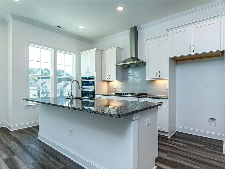 306 Clementine Dr — Photo 10