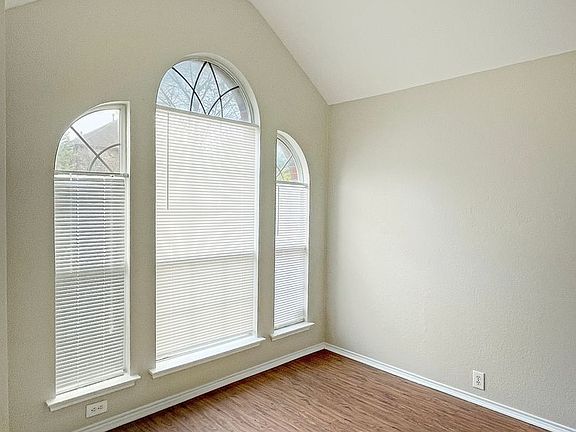 2nd image of 4605 Matthew Dr