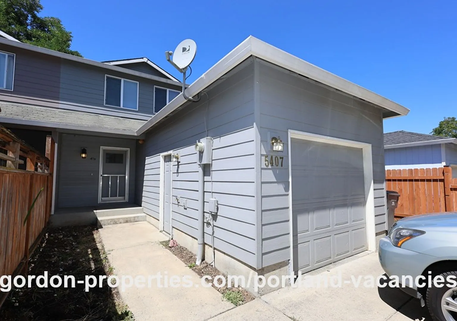 SE 121st Ave- 3 bedroom townhome with gas fireplace — Photo 1