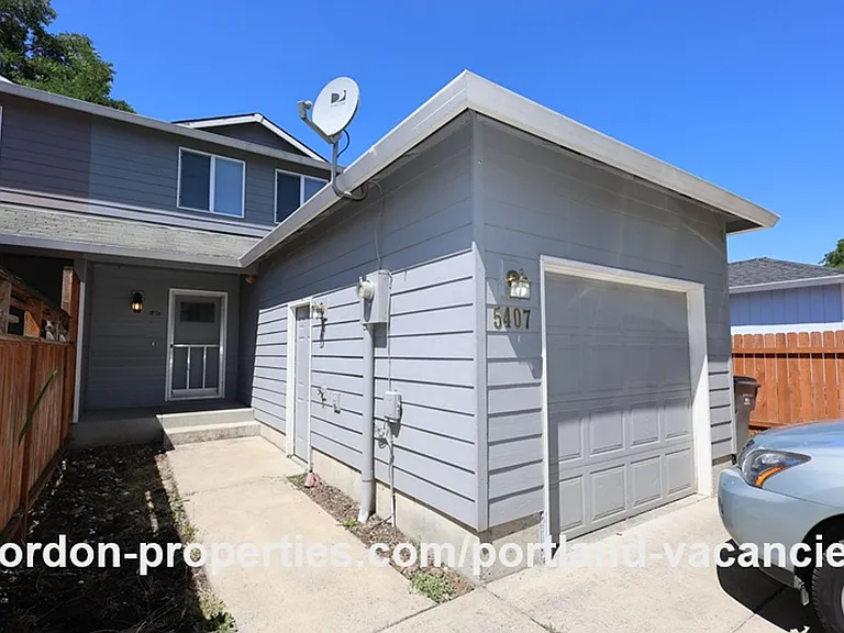 5407 SE 121st Ave — Photo 1