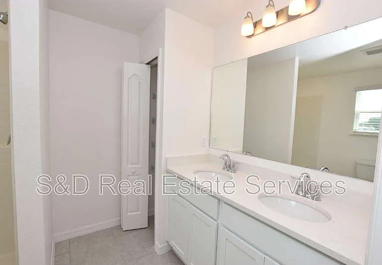 3913 Academia Ave — Photo 23