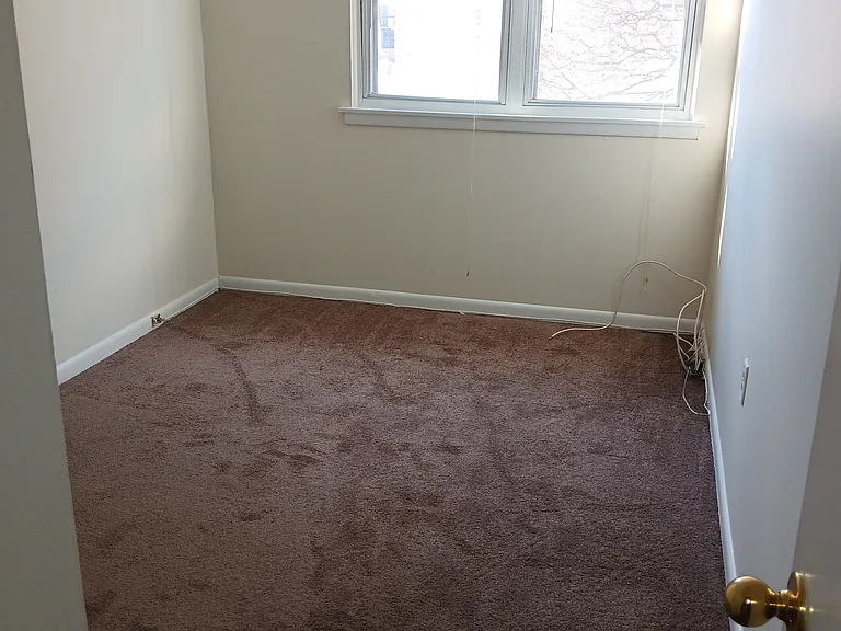 7824 Hasbrook Ave — Photo 2