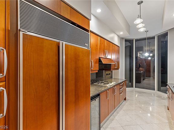 4th image of 2747 Paradise Rd Unit 106