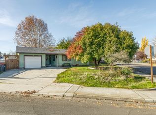 7891 Gladstone Ave, White City, OR 97503