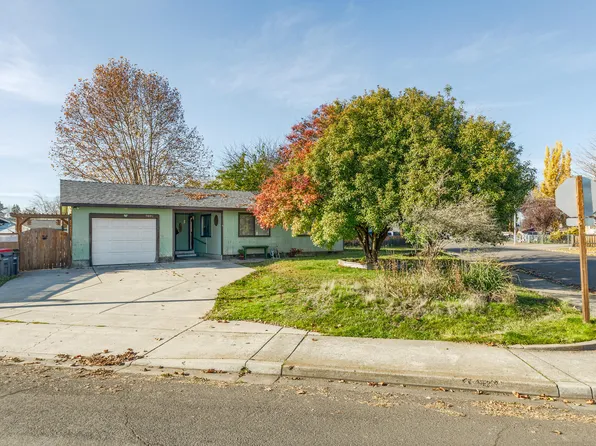 7891 Gladstone Ave, White City, OR 97503