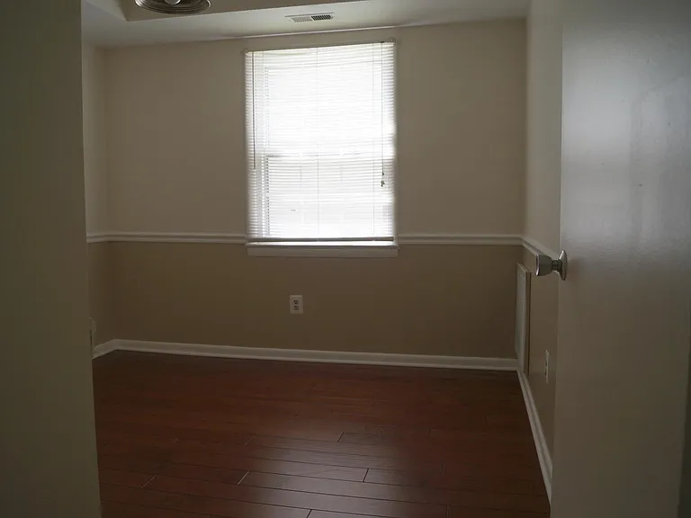 312 Hanford Ct — Photo 10