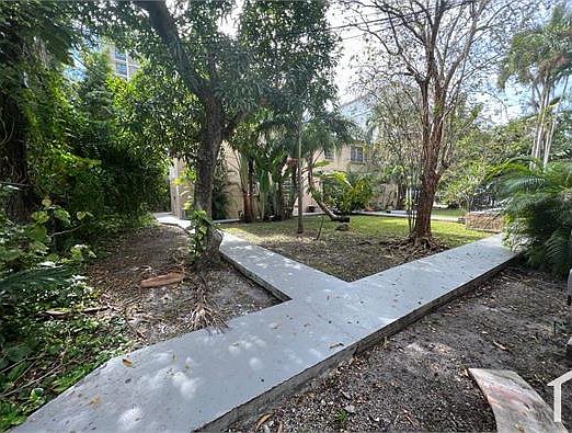 2nd image of 1421 SW 37th Ave APT 4