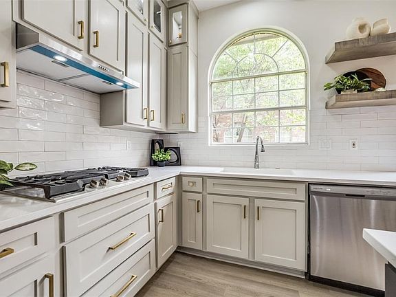 5th image of 3405 Waltham Dr